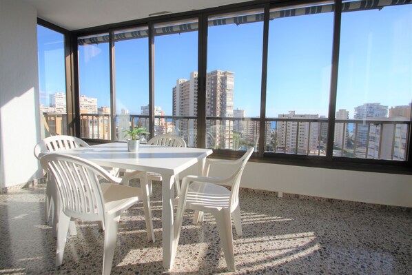 Huoneisto, 3 makuuhuonetta, terassi | Oleskelualue | Taulutelevisio