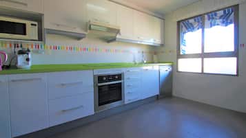 Apartment, 3 Bedrooms, Terrace | Private kitchen