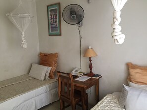 Chambre avec lits jumeaux | Accès au Wi-Fi (inclus), literie fournie