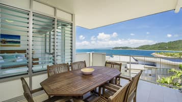 Apartemen Superior, 2 kamar tidur, akses ke kolam renang, pemandangan samudra | Balkon