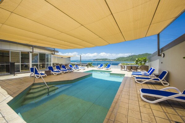 4 outdoor pools