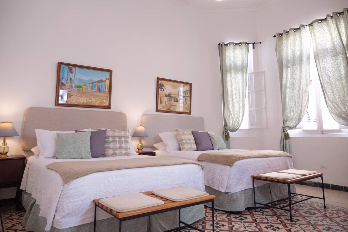 Habitación Deluxe (Three) | 1 habitación, sábanas de algodón egipcio y ropa de cama de alta calidad