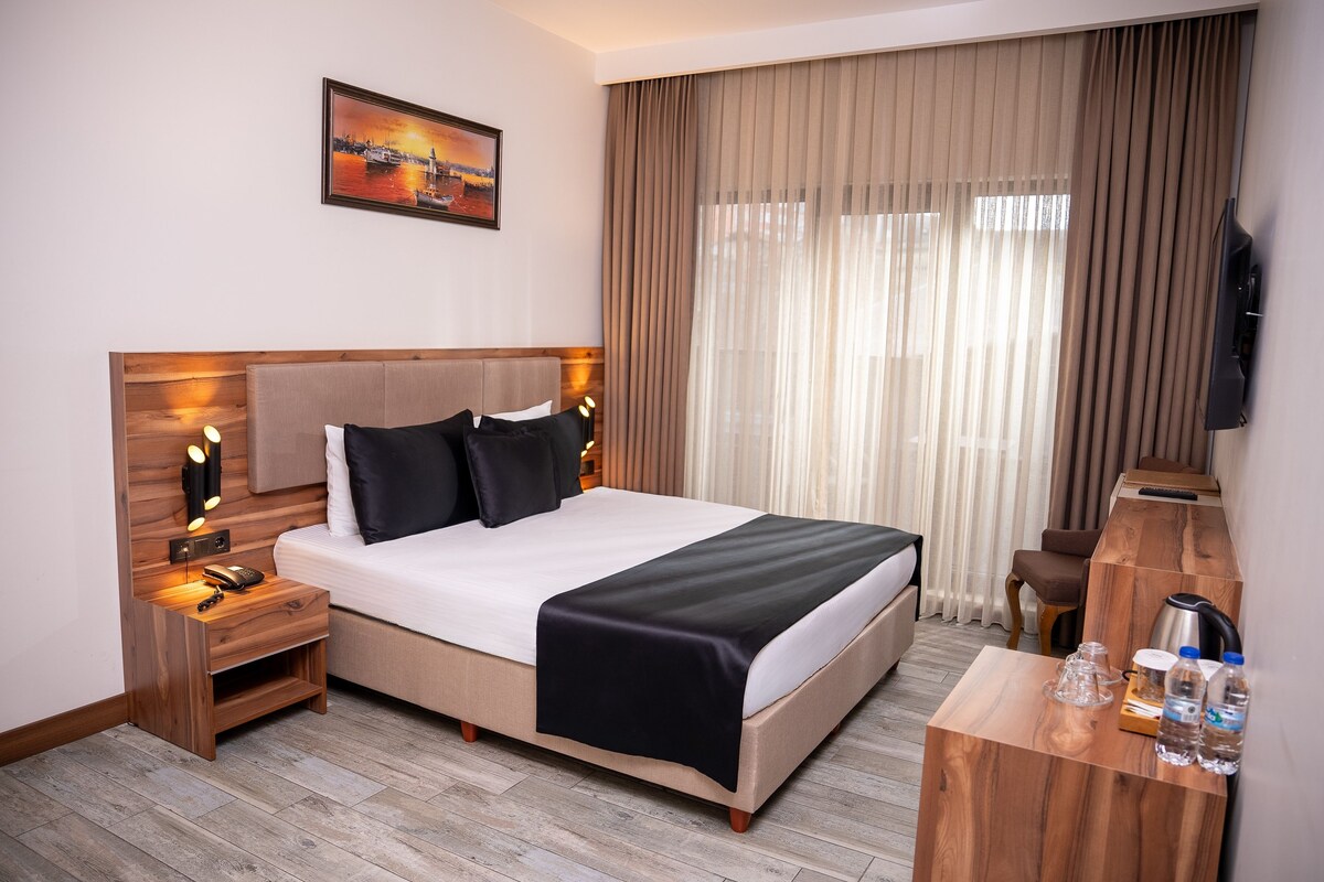 Superior Balcony Room
