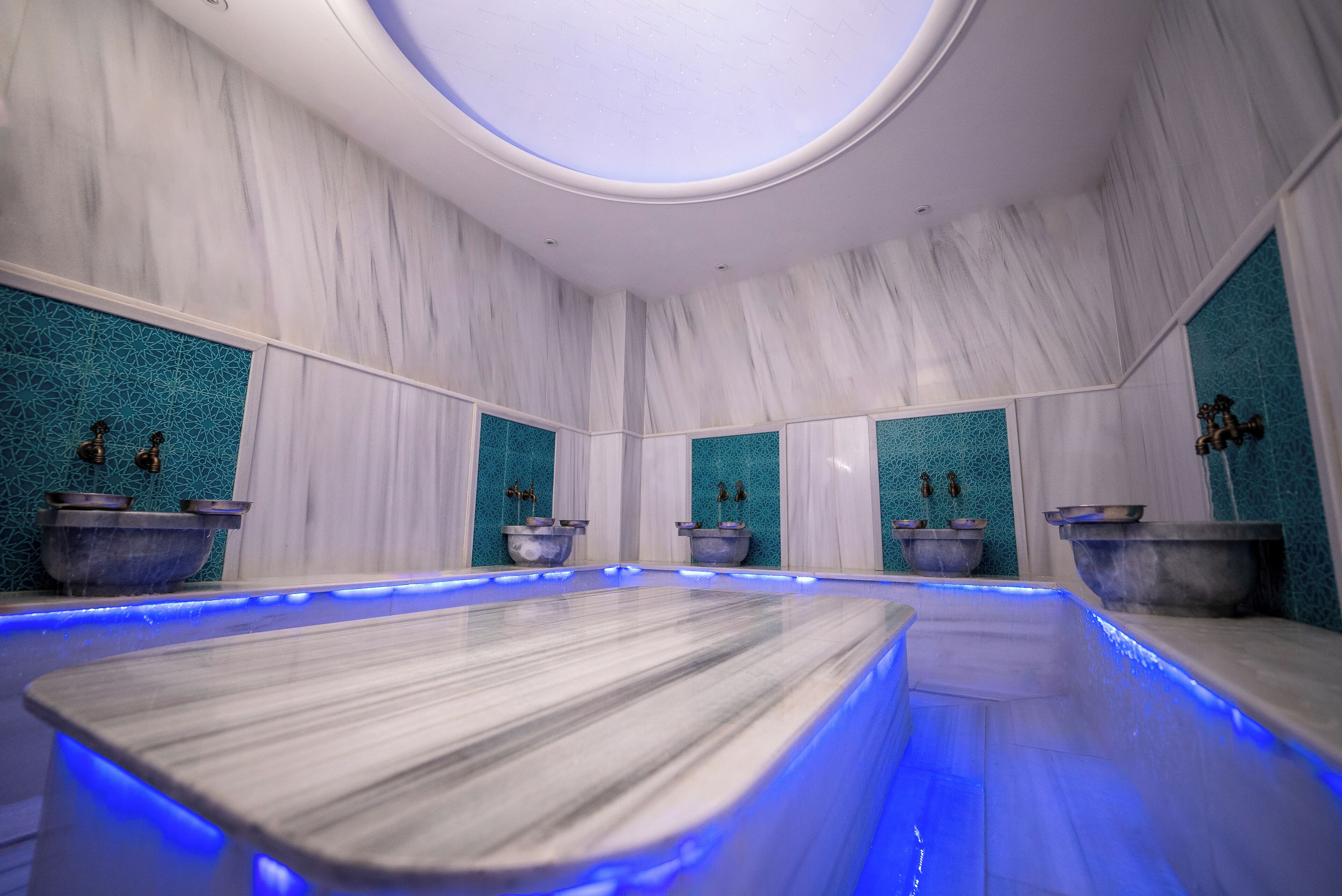 Couples treatment rooms, sauna, steam room, massages