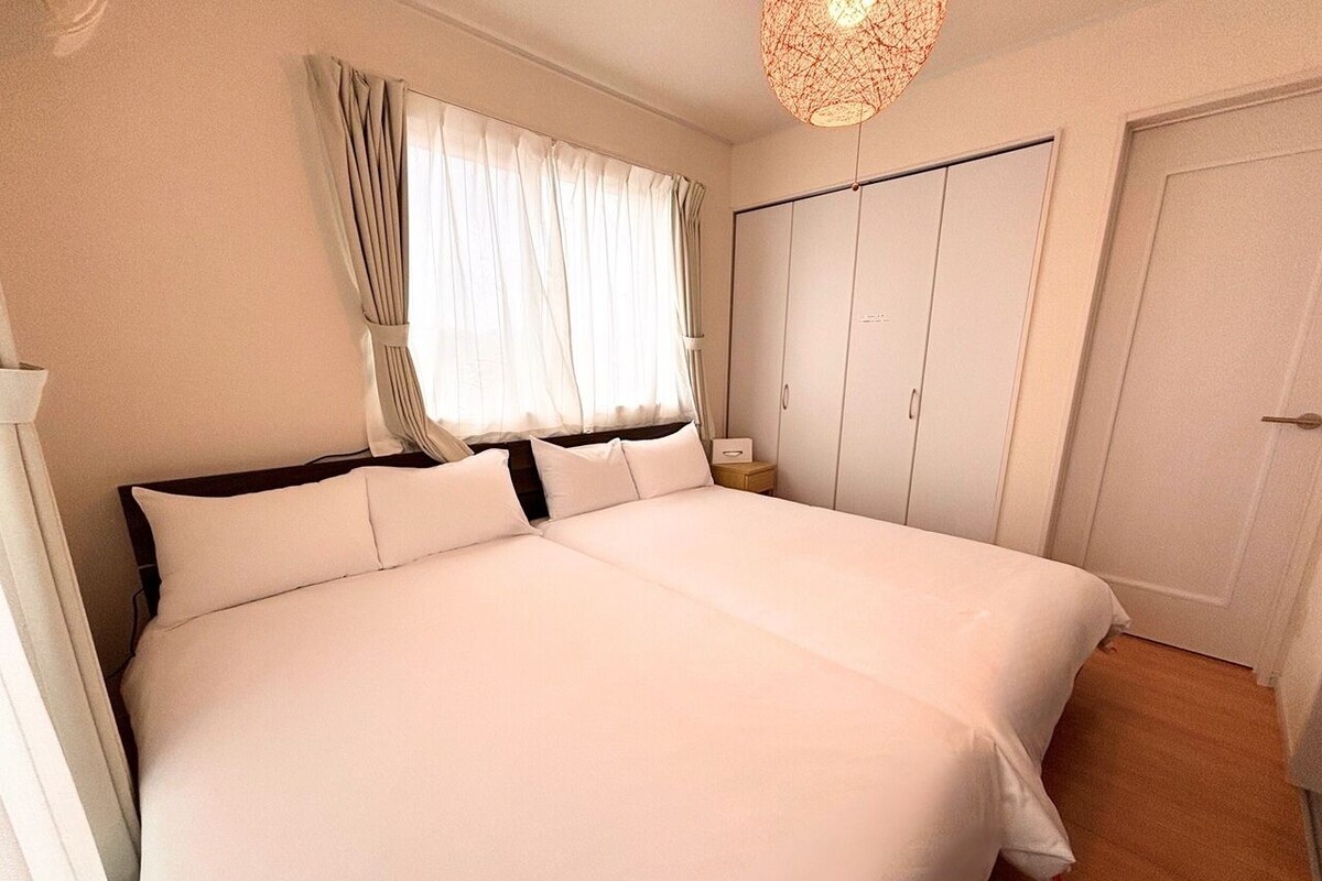 Villa, 4 Bedrooms, Non Smoking (Max14ppl/BBQ/2 car park/Onna1A) | 4 bilik tidur, ruang kerja komputer riba, seterika/papan seterika 