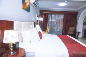 Executive Suite, 1 King Bed | Egyptian cotton sheets, premium bedding, down comforters - Mendiata Hotel (Accra)