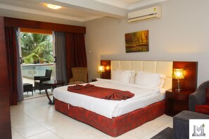 Egyptian cotton sheets, premium bedding, down duvets, Tempur-Pedic beds - Mendiata Hotel (Accra)