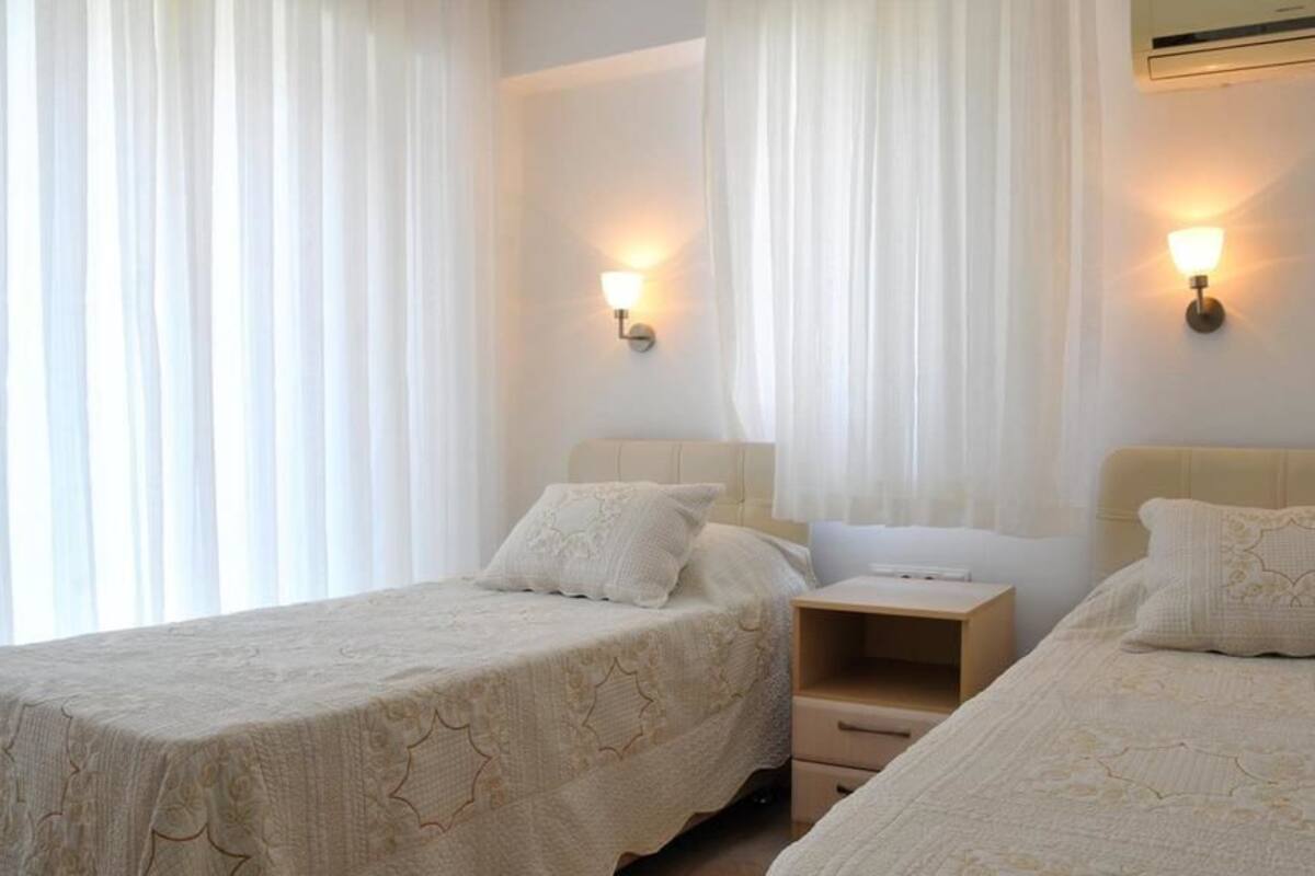 Apartment, 3 Bedrooms | 1 bedroom, desk, iron/ironing board
