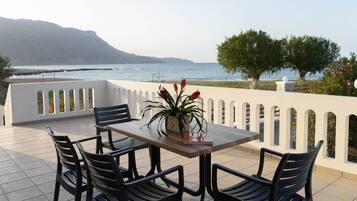 Vila Deluks (Iris) | Pemandangan balkon