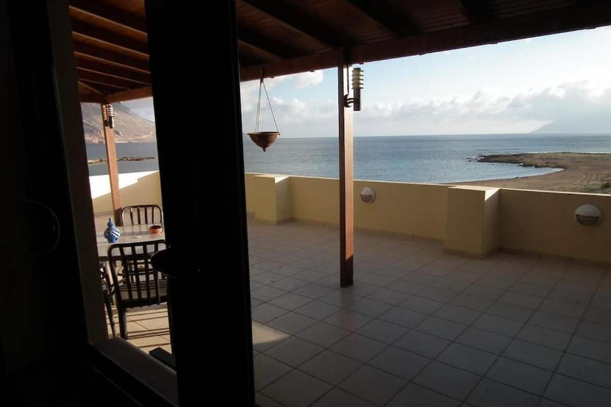 Superior Apartment, Top Floor with Panoramic Sea View and Terrace | 1 habitación, insonorización y tabla de planchar con plancha