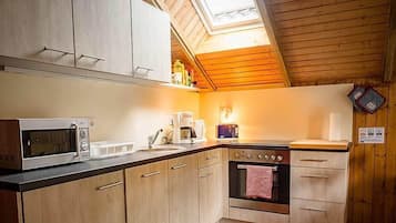 Casa geminada, 3 quartos (incl. 65€ Cleaning Fee) | Cozinha privada | Geladeira, micro-ondas, fogão, cooktop