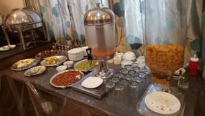 Breakfast area - Hotel B&B INN (Noida)