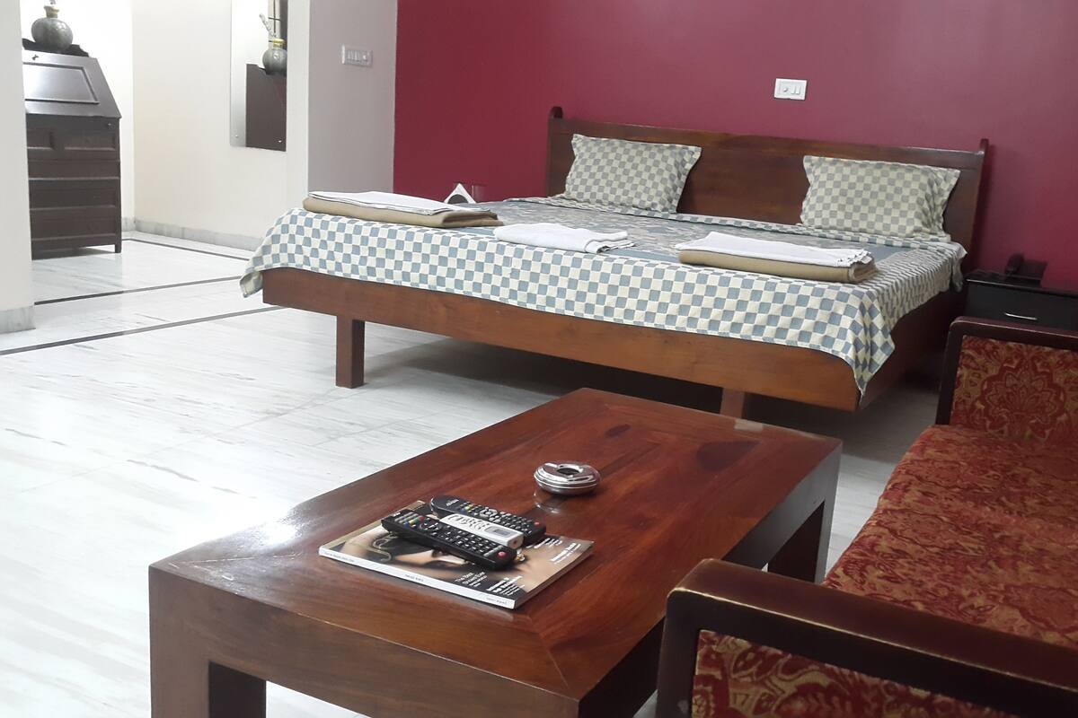 Deluxe Double Room, 1 Bedroom, Non Smoking, City View | Premium bedding, minibar, in-room safe, desk