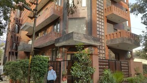Front of property - Hotel B&B INN (Noida)