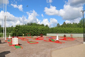 Mini-golf