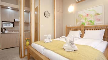 Monolocale Luxury, 1 camera da letto, vista città | Cucina privata | Frigorifero, bollitore elettrico