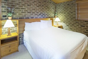 3 bedrooms, iron/ironing board, free WiFi, bed sheets - Bundilla 4- Townhouse with free Wifi (Jindabyne)