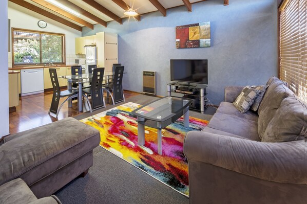 Apartment, 3 Bedrooms | Interior detail