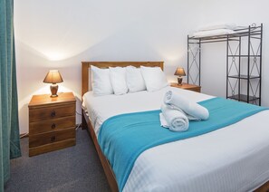 3 bedrooms, iron/ironing board, bed sheets - Eliza Lee 3 - Comfortable for the budget savvy (Jindabyne)