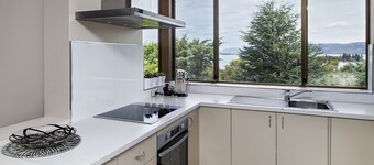 Avalanche 6 - Sophisticated style & modern comfort with a central location