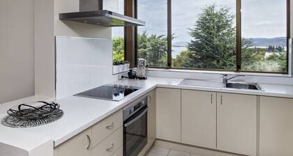 Avalanche 6 - Sophisticated style & modern comfort with a central location