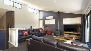 Townhome, 3 Bedrooms | Interior - Acacia 2 - Luxurious Holiday Townhouse (Jindabyne)