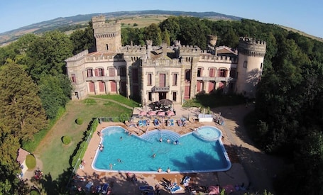 Exterior. Chateau La Grange fort