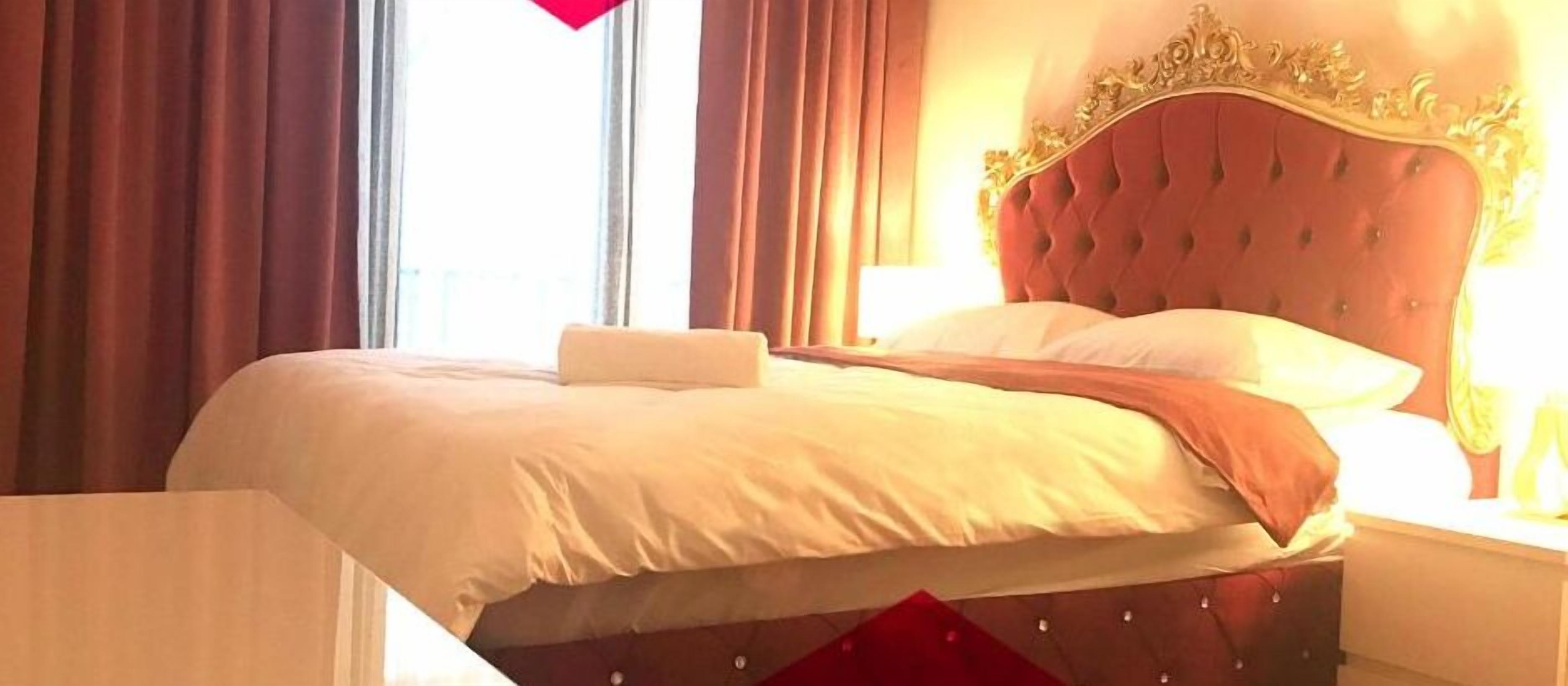 In-room safe, desk, free WiFi, wheelchair access