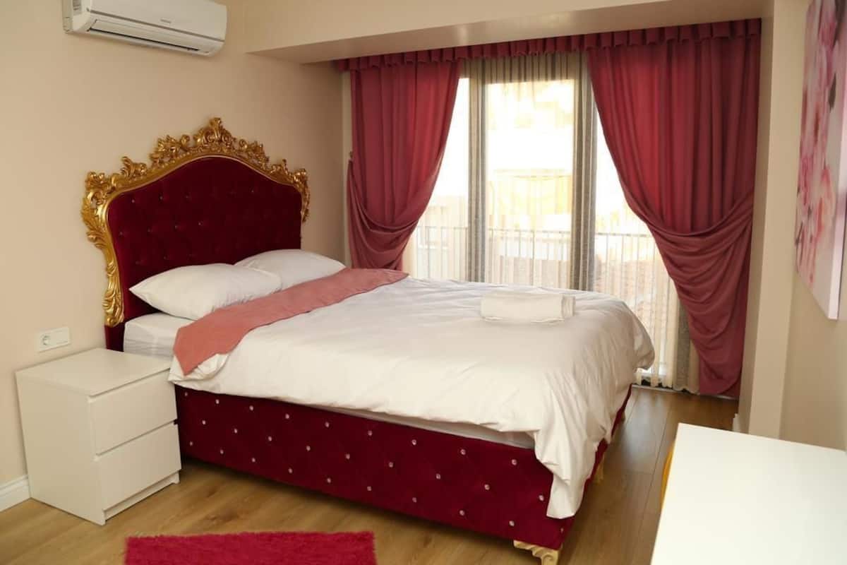 Junior Suite | Peti besi dalam bilik, meja, Wi-fi percuma, akses kerusi roda