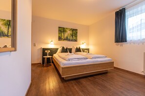 Premium-huoneisto, 1 makuuhuone, vuoristonäköala, rinteen puolella | 2 makuuhuonetta, italialaiset Frette-lakanat, ylelliset vuodevaatteet