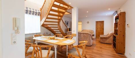 Comfort Duplex, 3 Bedrooms (3) | Living area