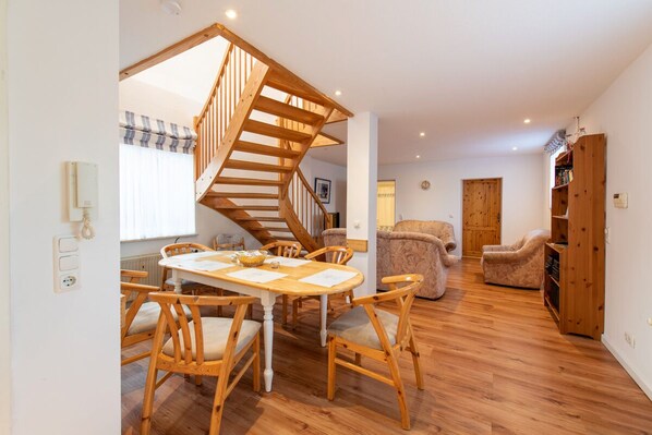 Comfort maisonnette, 3 slaapkamers (3) | Woonruimte | Flatscreentelevisie