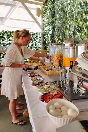 Desayuno buffet incluido todos los días 