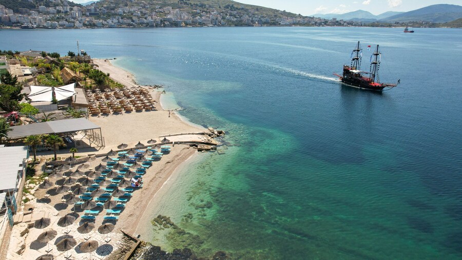 Oceanic Overview Suites