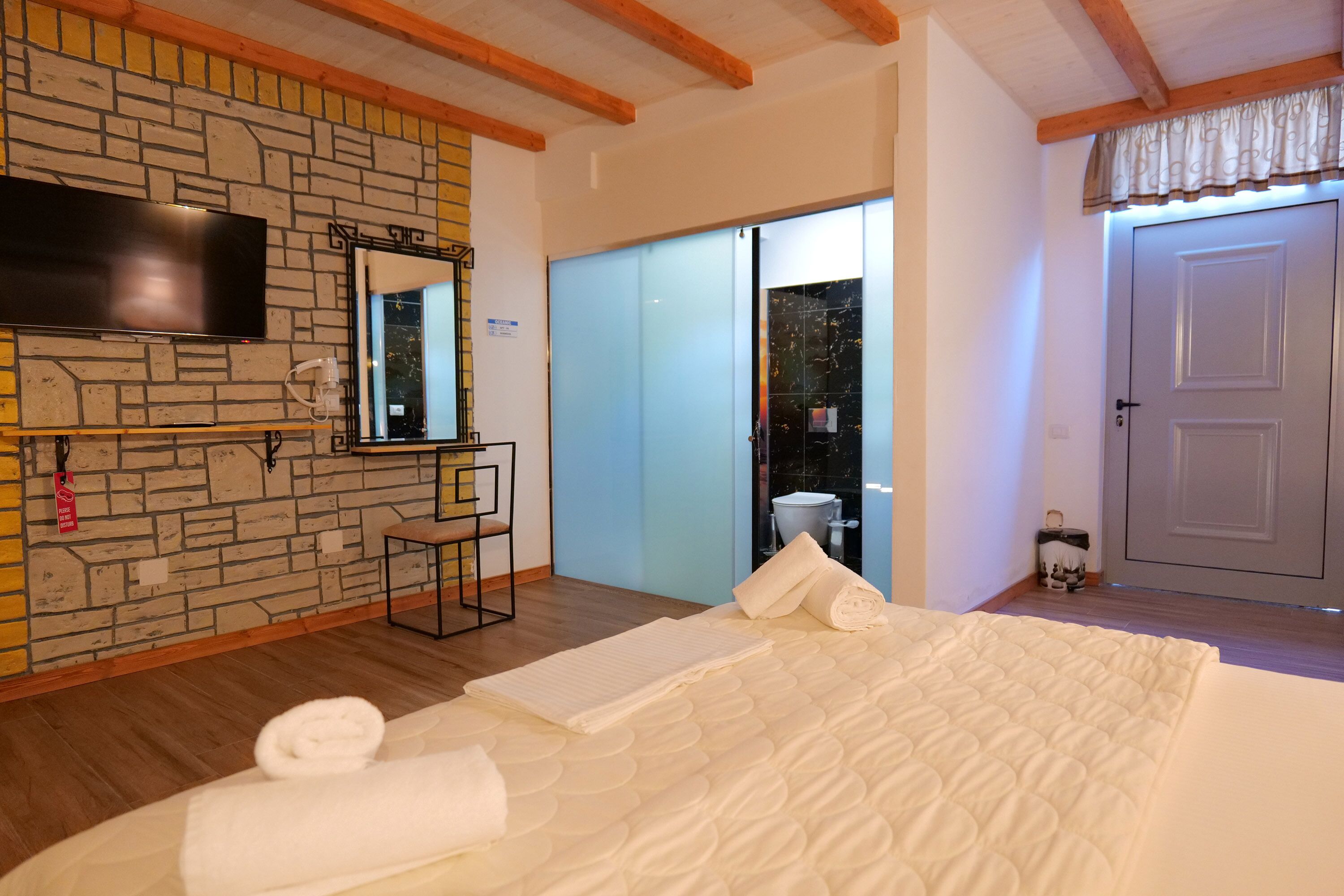 Photo - Oceanic Overview Suites