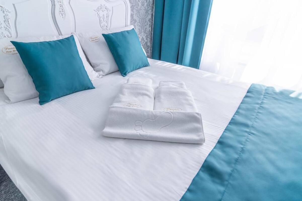 Pokoj dwuosobowy (6) | Blackout drapes, iron/ironing board (on request), WiFi (free)