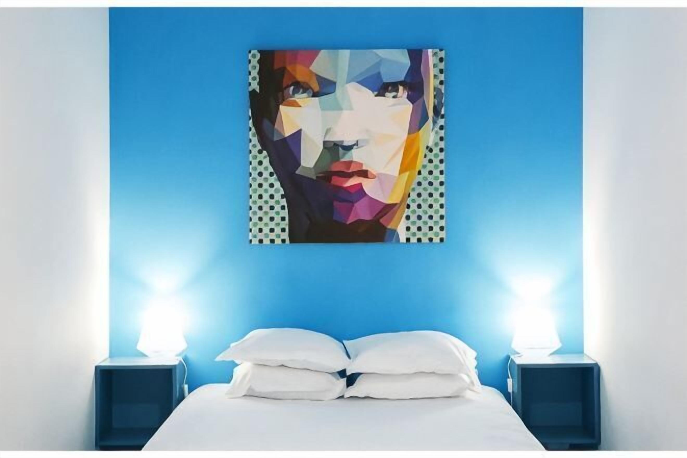 Decoración personalizada, escritorio y sistema de insonorización 