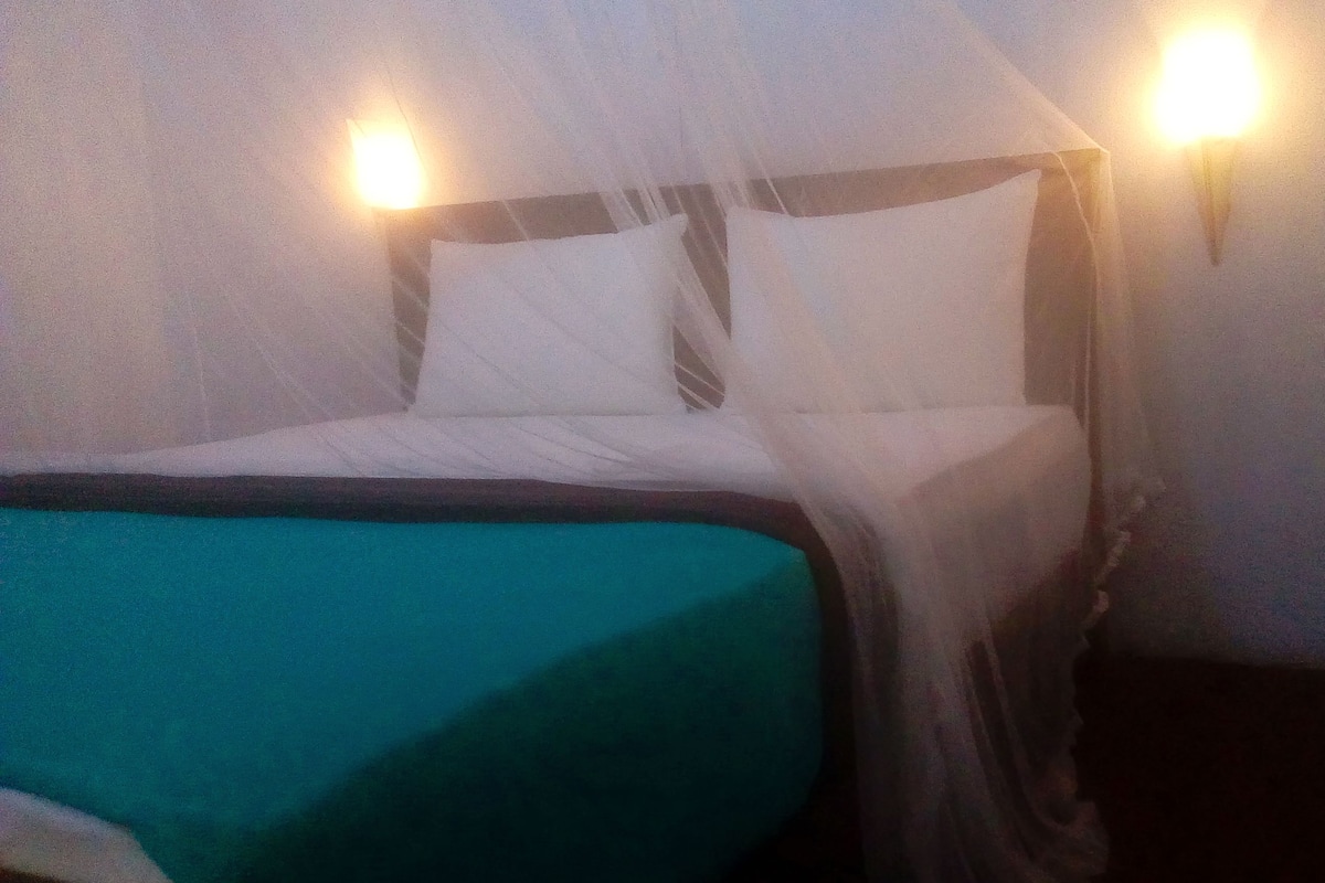 Deluxe Room, Mountain View | In-room safe, desk, laptop workspace, soundproofing