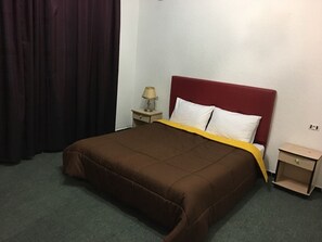 2 chambres, rideaux occultants, Wi-Fi gratuit, draps fournis
