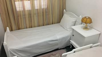 2 chambres, rideaux occultants, Wi-Fi gratuit, draps fournis