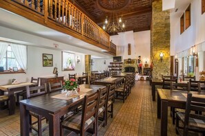 Dining - Hotel Izvora (Kranevo)