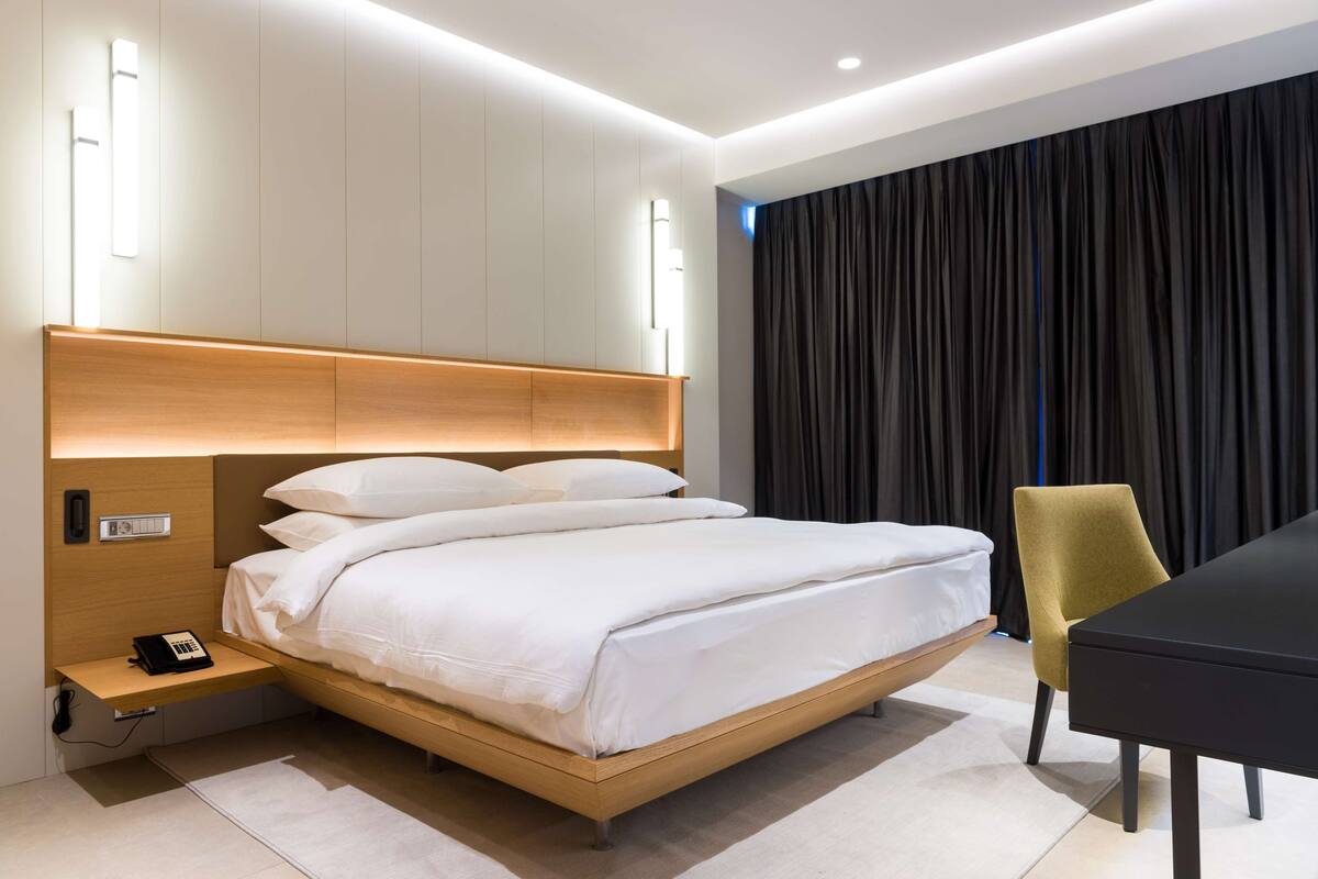 minibar, in-room safe, desk, soundproofing