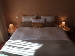 Appartement | Décoration personnalisée, ameublement personnalisé, draps fournis