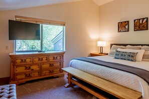 3 chambres, fer et planche à repasser, Wi-Fi gratuit, draps fournis
