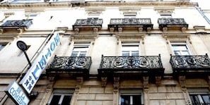Front of property - Hôtel de La Comédie (Montpellier)