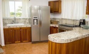 Superior 2 Bedroom Suite  | Private kitchen | Full-size fridge, microwave, oven, stovetop - Ammaris Suite (Puerto Morelos)