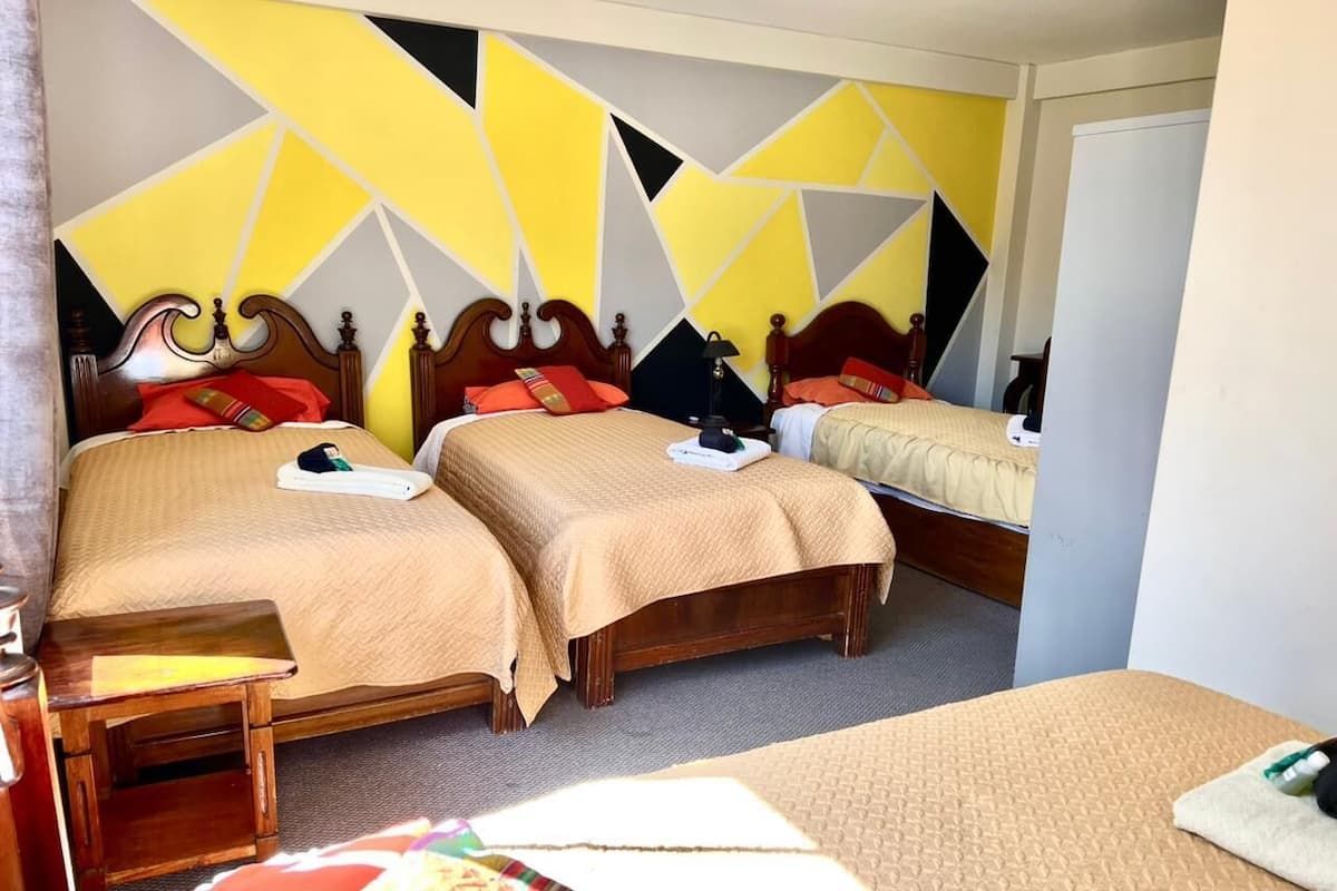 Quadruple Room | WiFi (free), bed sheets