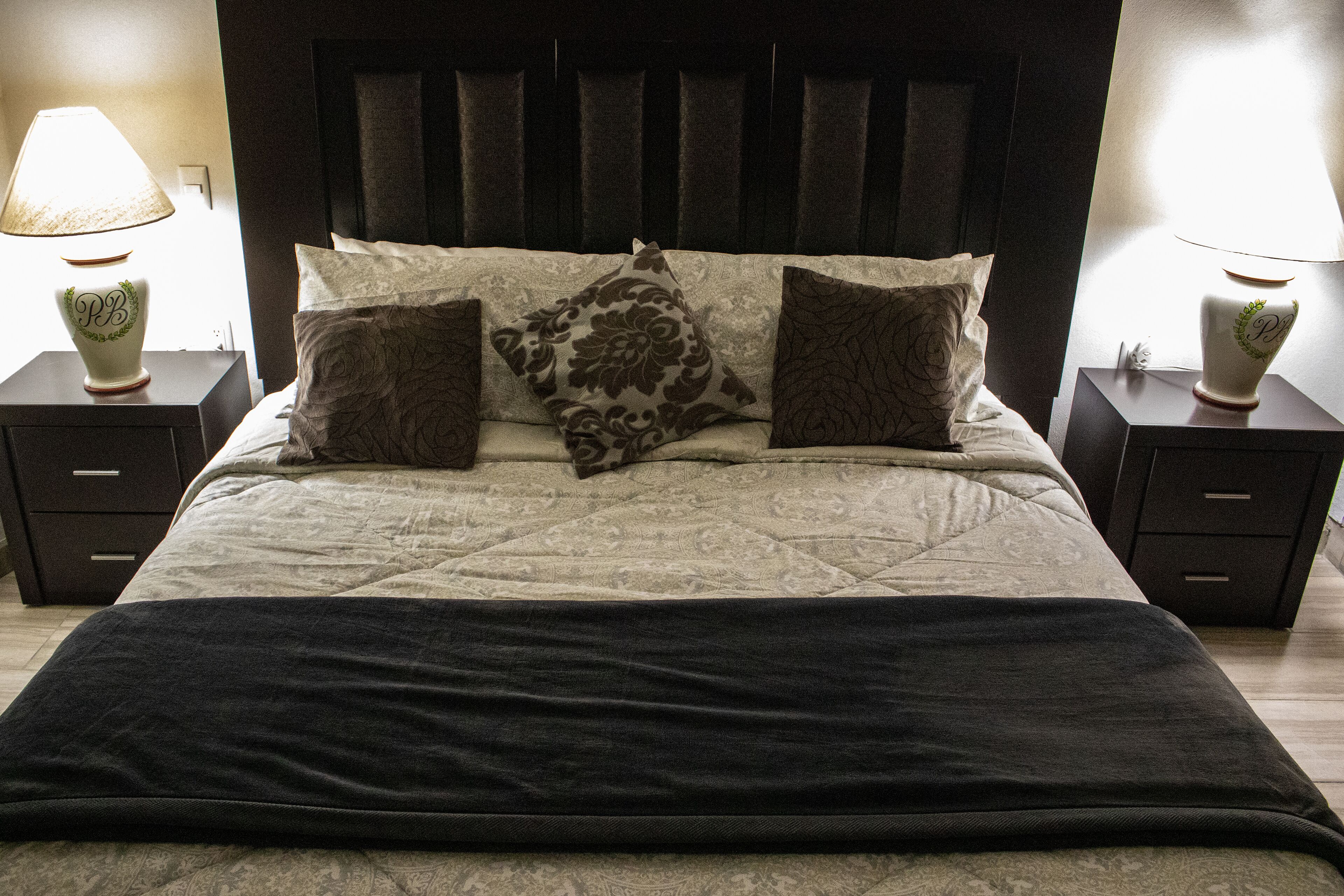 room, 1 bedroom | 1 bedroom, iron/ironing board, bed sheets