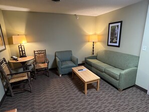 Family Suite | Living area