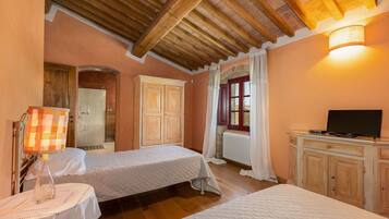 6 bedrooms, travel cot, free WiFi, wheelchair access